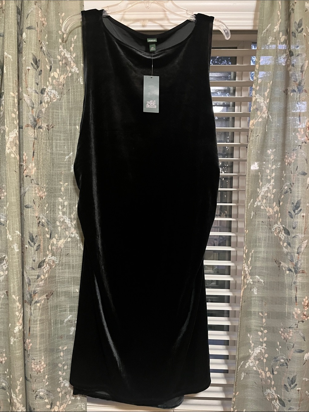 NWT Sleeveless Black Velvet Midi Dress
